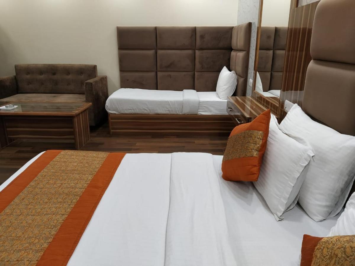 Hotel Singh Continetal Delhi  Extérieur photo