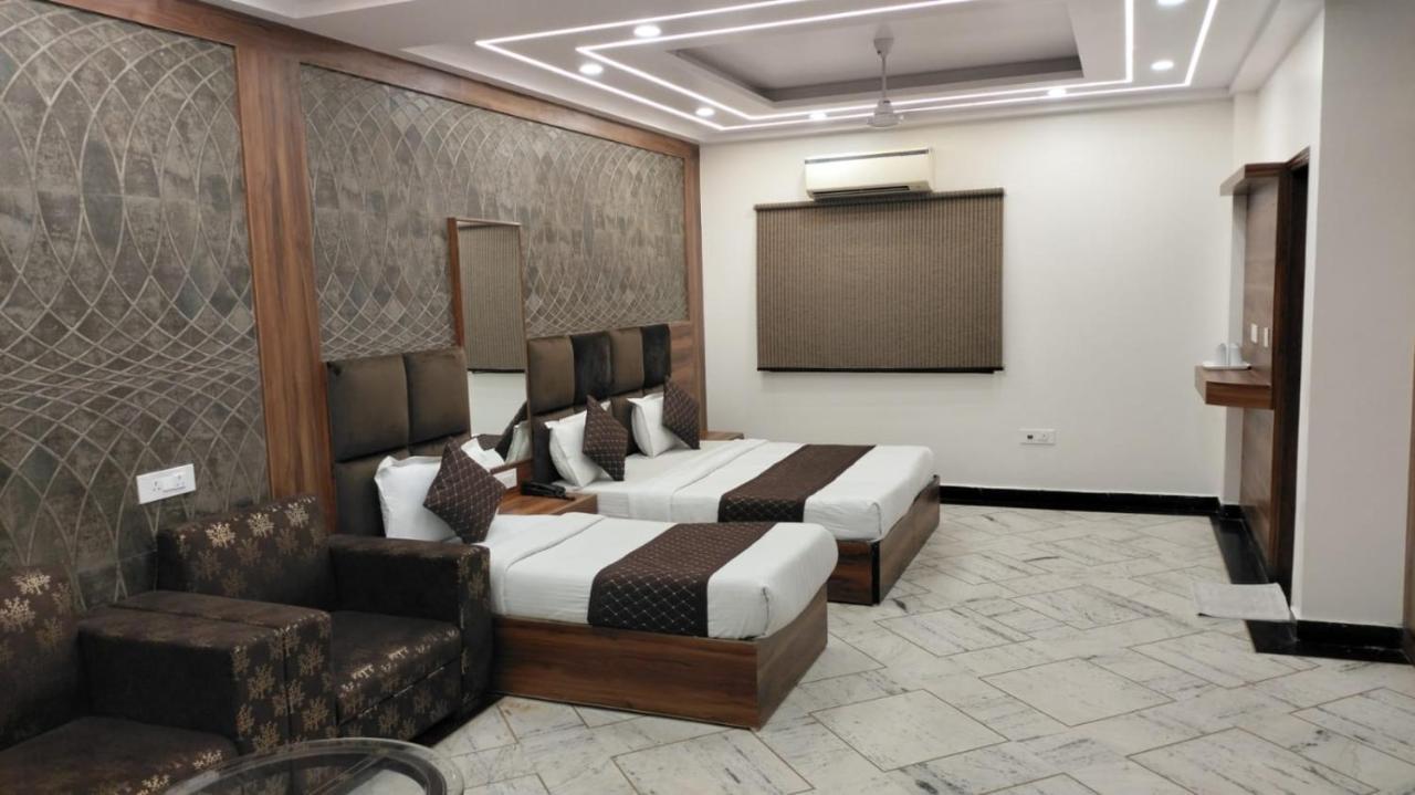 Hotel Singh Continetal Delhi  Extérieur photo