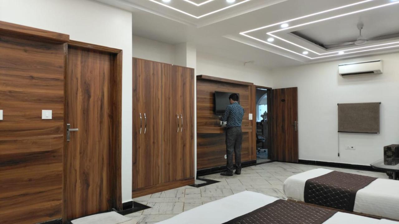 Hotel Singh Continetal Delhi  Extérieur photo