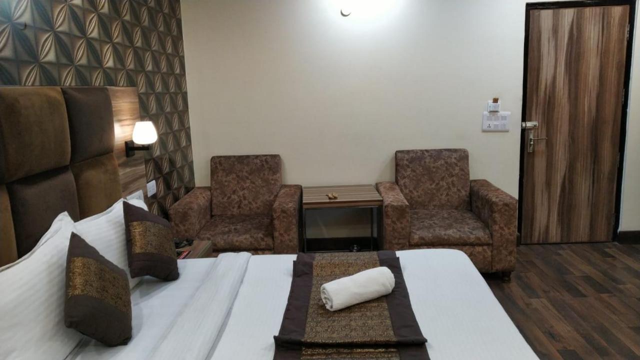 Hotel Singh Continetal Delhi  Extérieur photo