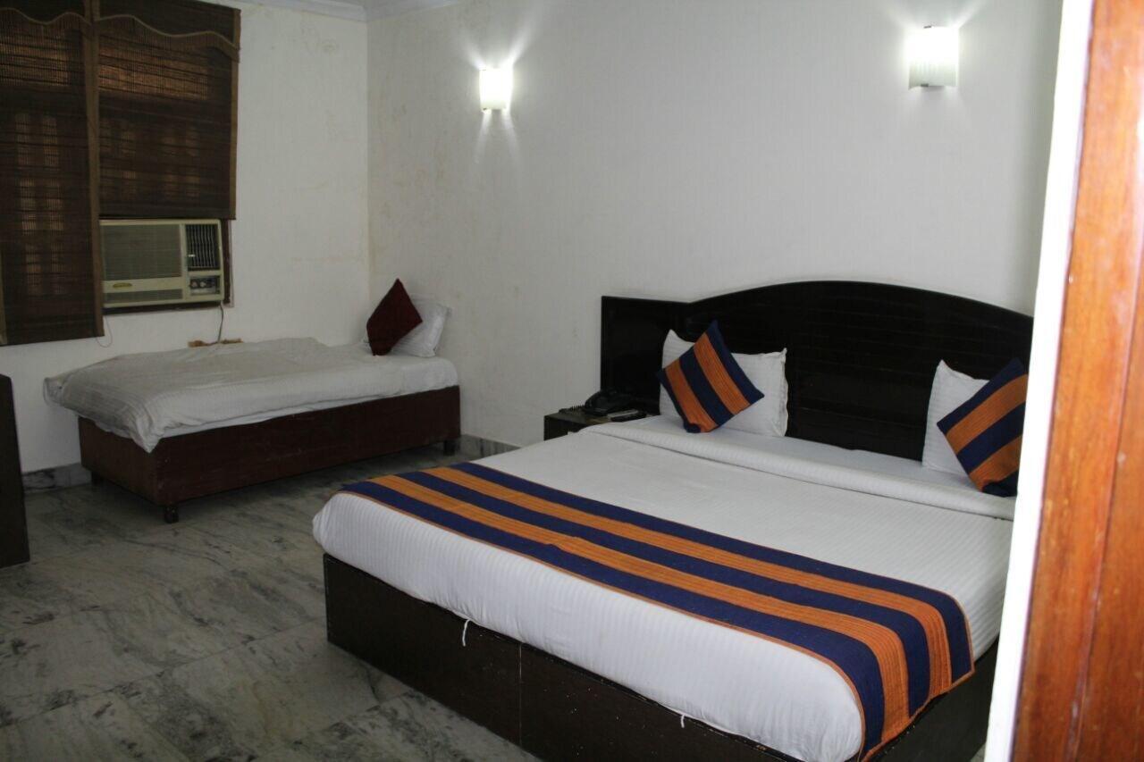 Hotel Singh Continetal Delhi  Extérieur photo