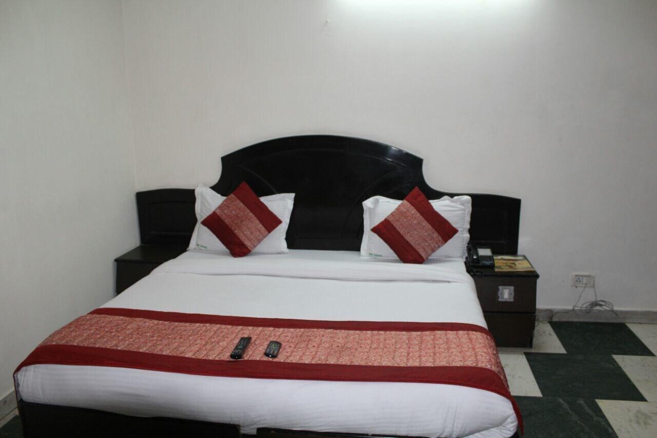 Hotel Singh Continetal Delhi  Extérieur photo