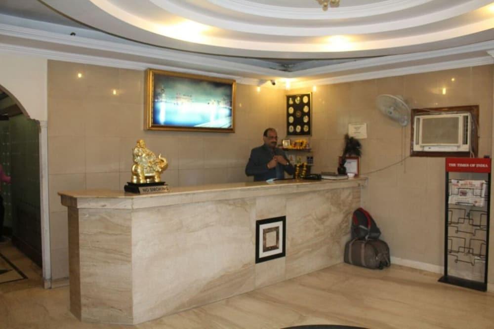 Hotel Singh Continetal Delhi  Extérieur photo