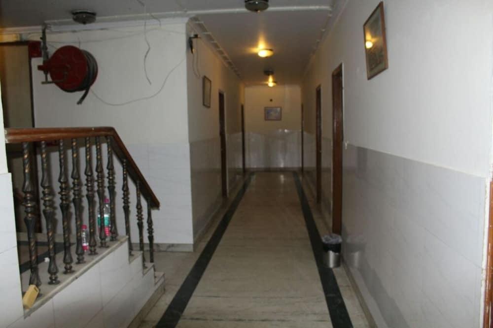 Hotel Singh Continetal Delhi  Extérieur photo